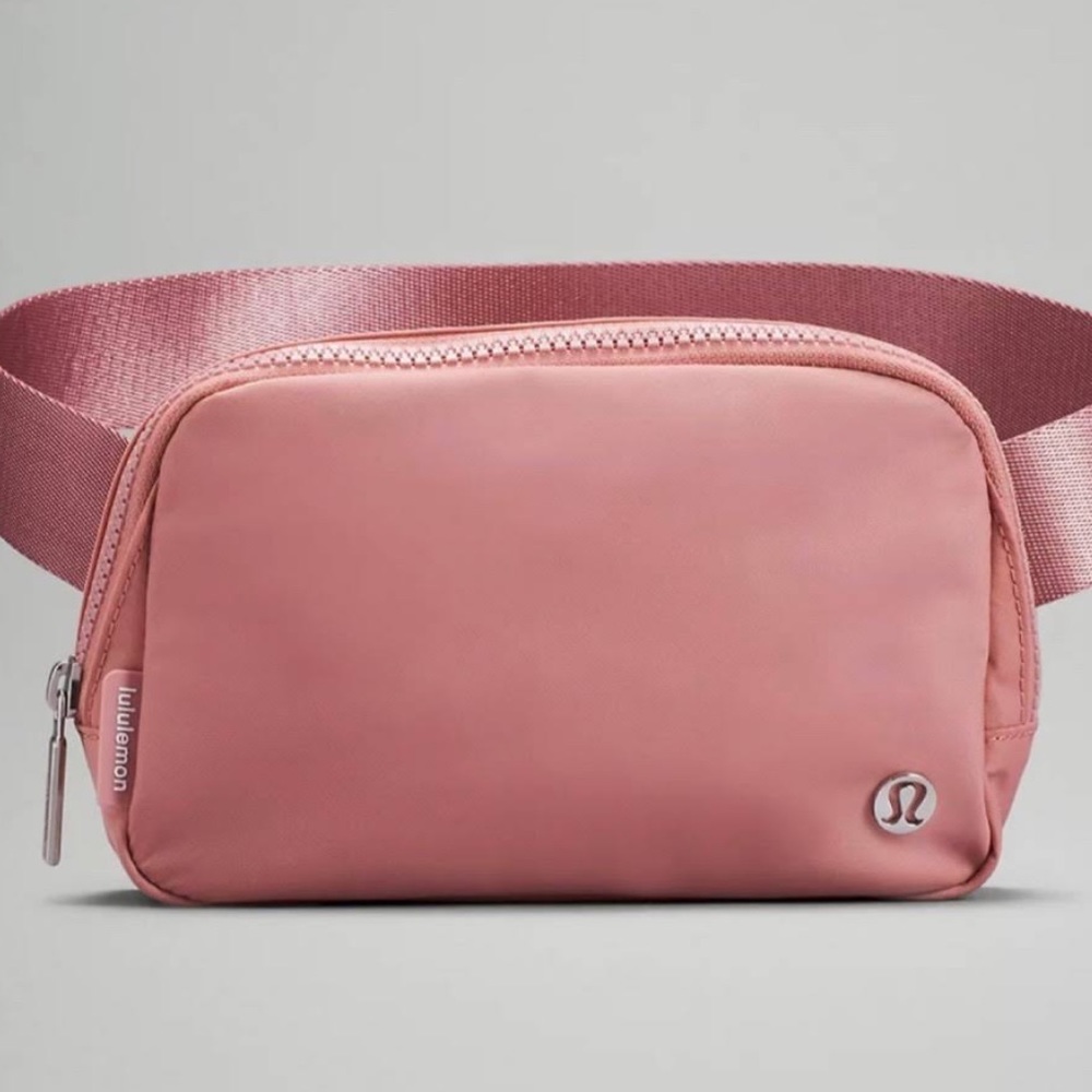 Lululemon everywhere belt bag pink pastel brand new